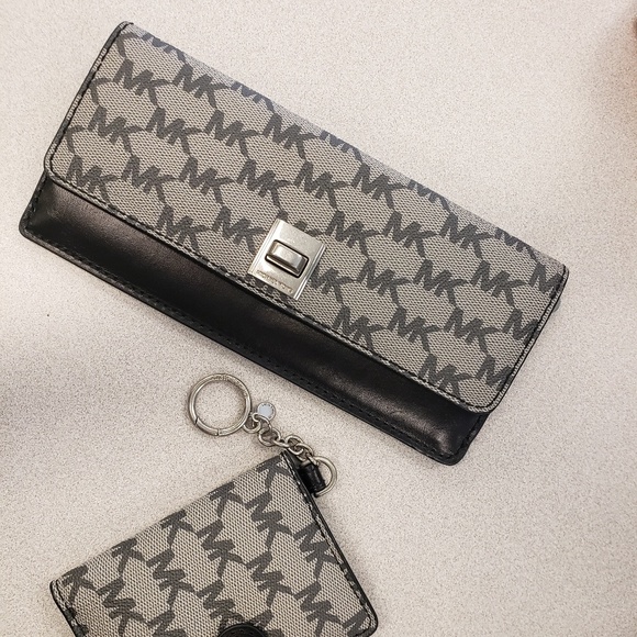 Michael Kors Black Wallet and ID Cardholder - Picture 1 of 7